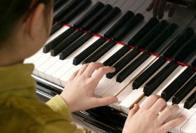 Индивидуальные занятия «Фортепиано»